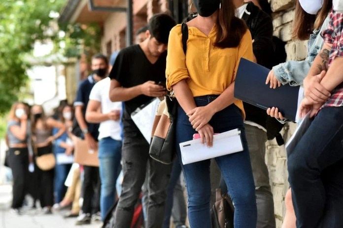El empleo formal privado cayó por 14º mes consecutivo y se perdieron más de 12.500 puestos