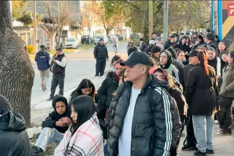 El empleo registrado sigue en caída: se perdieron 136.500 puestos de trabajo en un año