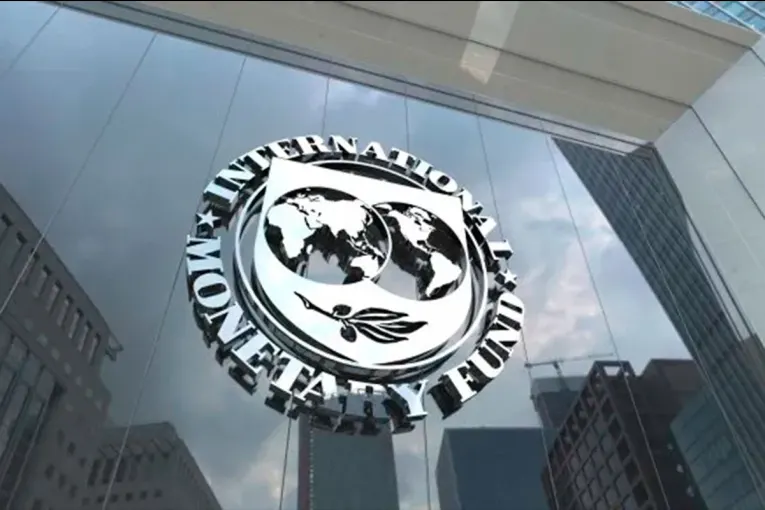 El FMI proyecta una expansión de la economía moderada en América Latina y señala dos obstáculos
