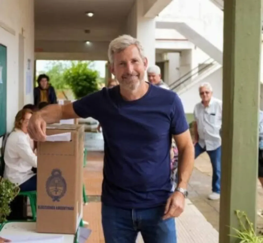 El gobernador que consulta solo a los suyos para decidir por todos