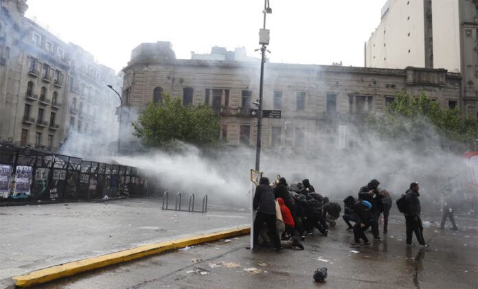 El Gobierno denunció a manifestantes por los incidentes en la Marcha Federal Universitaria