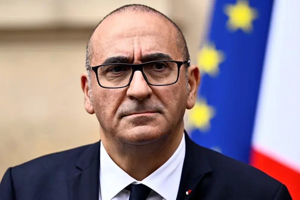 El Gobierno francés evalúa suspender las redes sociales durante las próximas protestas masivas para impedir que se organicen saqueos