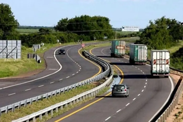 El Gobierno Nacional anunció la reparación de más de 300 kilómetros de las rutas 12 y 14