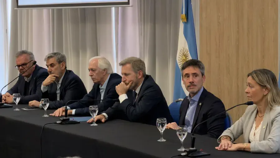 El Gobierno presentó un plan de inversiones para la incorporación de Entre Ríos a la Hidrovía Paraná-Paraguay