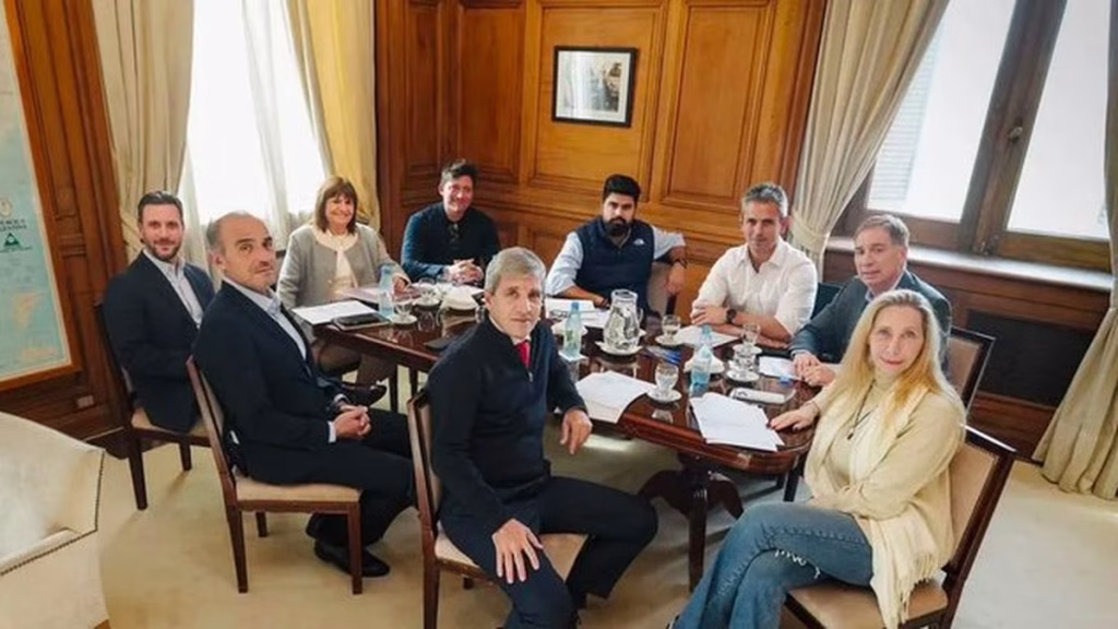 El Gobierno reunió a la mesa política para frenar la ofensiva opositora en Diputados