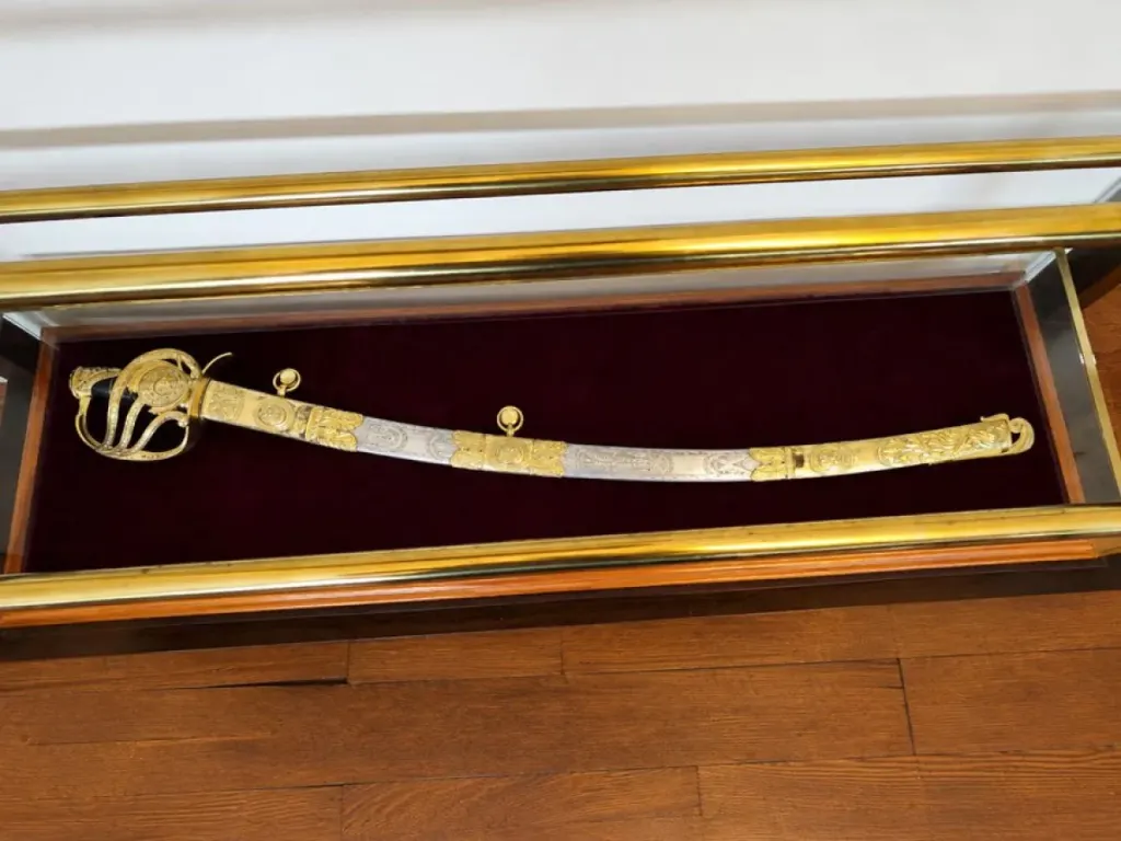 El histórico sable de Justo José de Urquiza fue exhibido en el Colegio del Uruguay