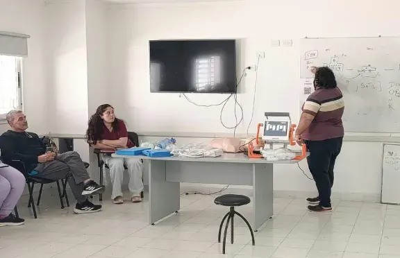 El Hospital Centenario capacitó en el manejo de la vía aérea y acceso intraóseo