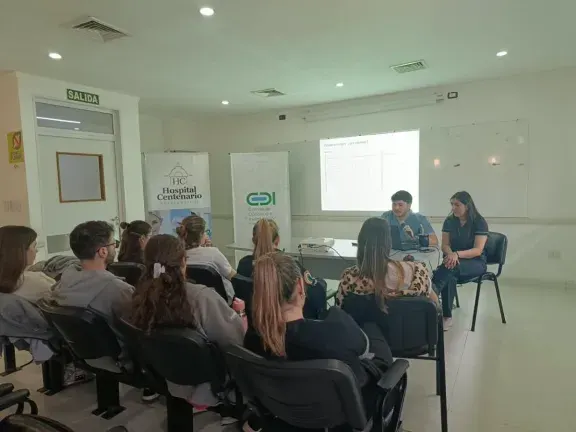 El Hospital Centenerario fue escenario de un ateneo sobre hepatitis autoinmune en pacientes preescolares