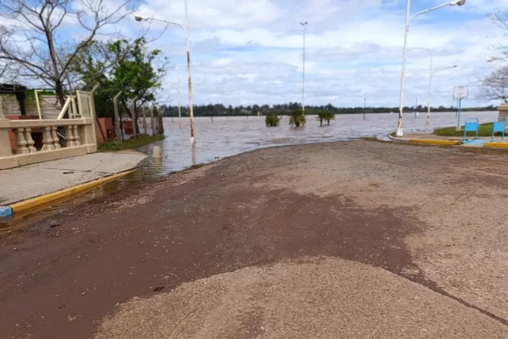 El lago seguirá en ascenso y el río bajará levemente, según un nuevo parte de CTM