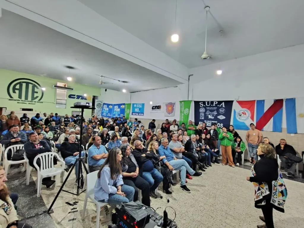 El Movimiento Derecho al Futuro realizó su primer plenario en el departamento Uruguay