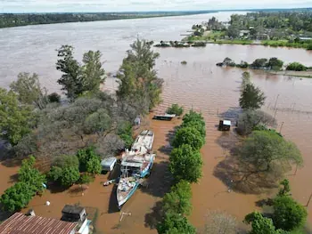 El Niño golpea el litoral: abrieron las compuertas de la represa de Itaipú y preocupa su impacto en el río Paraná