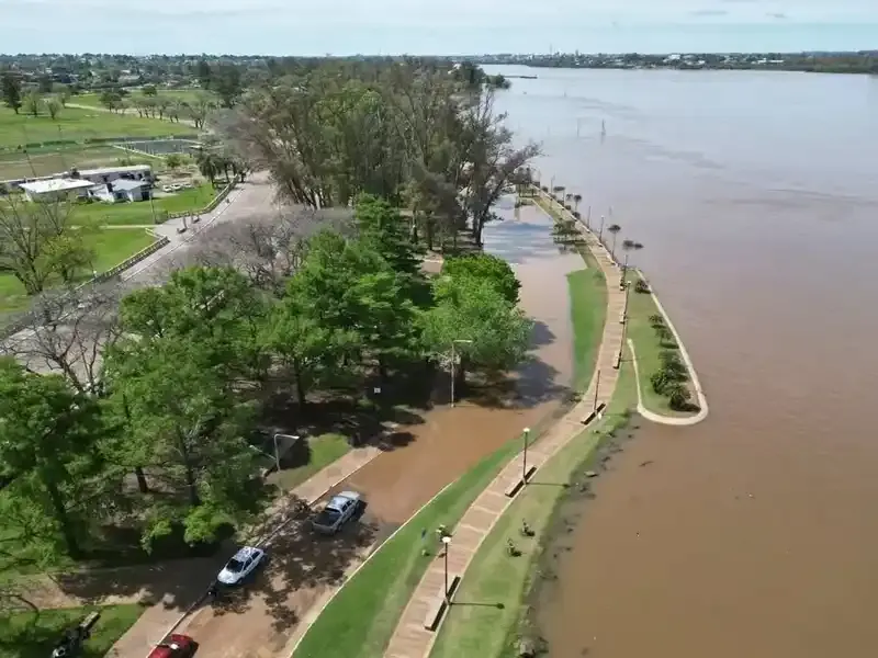 El Niño mantiene en alerta al Litoral y la creciente del Paraná avanza hacia Entre Ríos