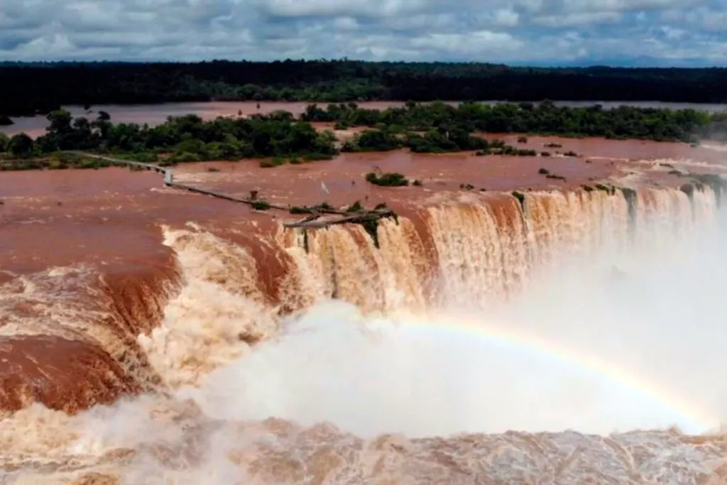 El Niño se hace notar en las cataratas: cerraron el acceso al Parque Nacional Iguazú