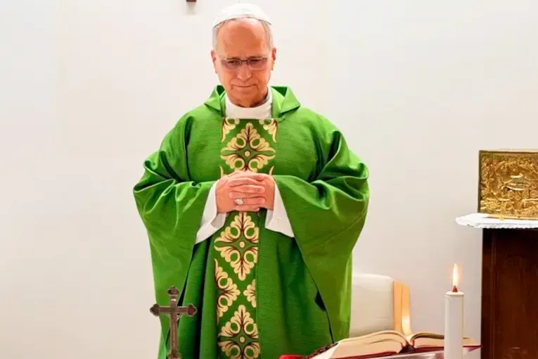 El Papa celebró una misa en el hospital y continúa recuperándose de la operación