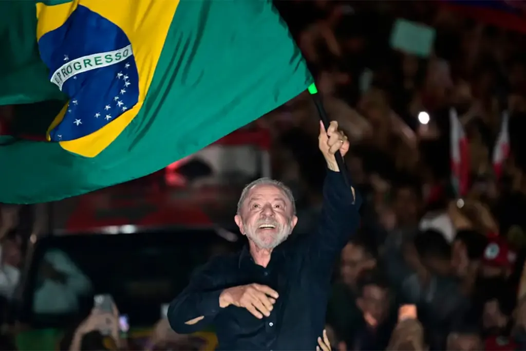 El partido de Flávio Bolsonaro reconoció la victoria de Lula