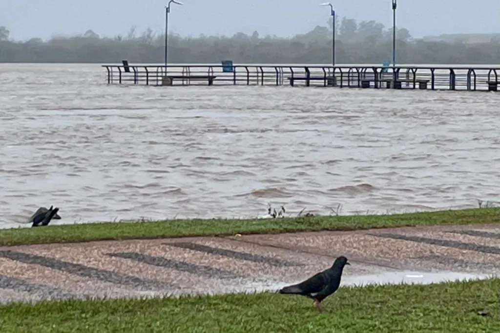 El río baja en Concordia y Colón, pero sube en localidades de la costa del Paraná