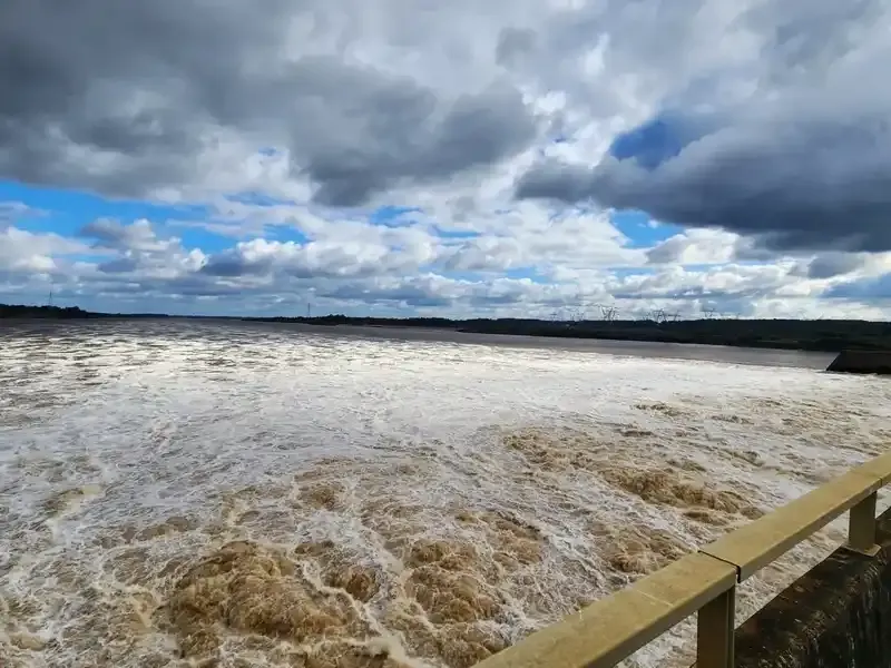 El río Uruguay sigue en baja y CTM prevé una disminución del caudal evacuado
