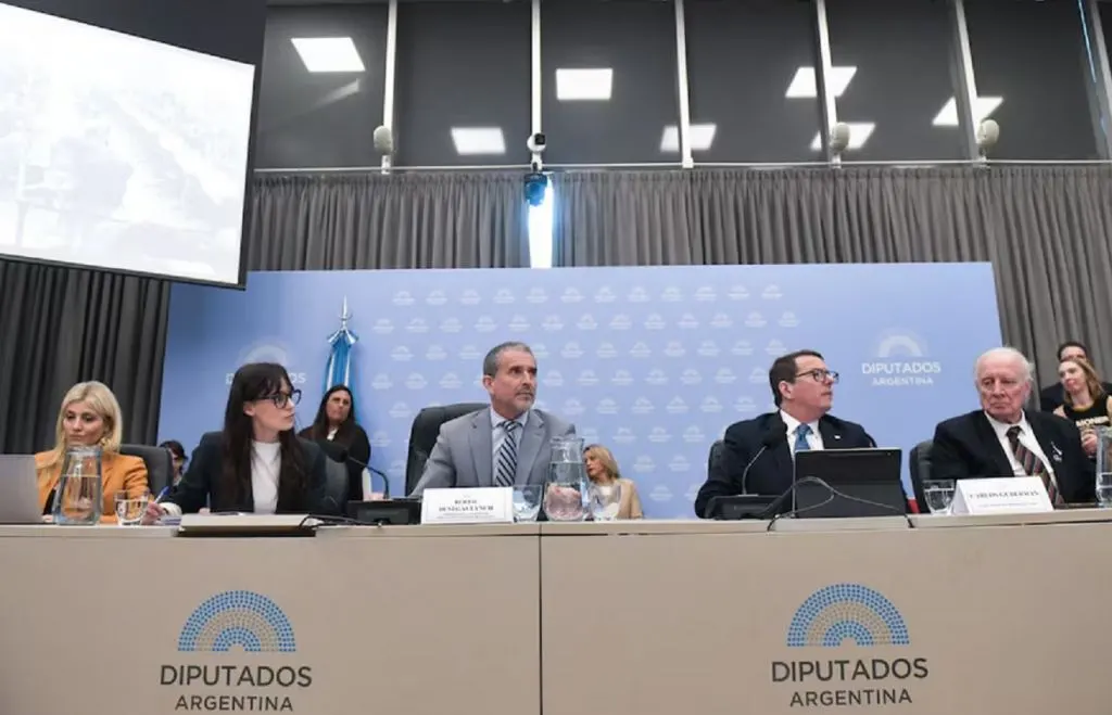 El secretario de Hacienda no supo responder por el financiamiento a la discapacidad y a las universidades