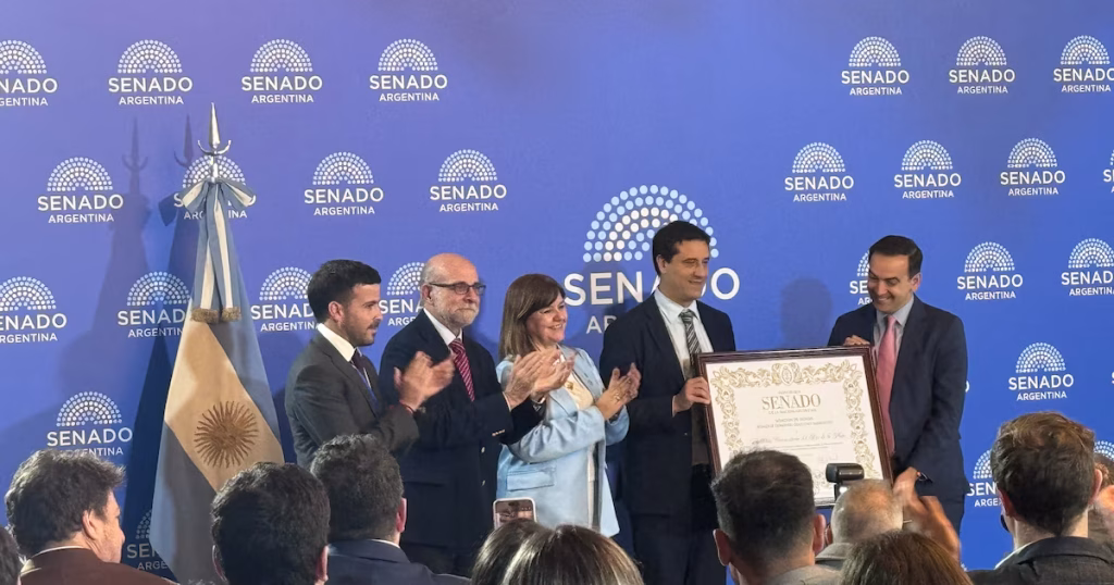 El Senado distinguió a la FURP por formar dirigentes
