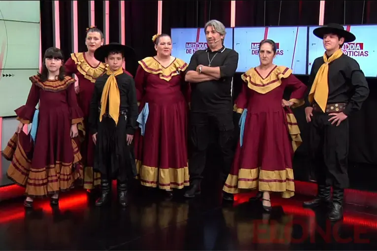 El taller Agitando Pañuelos representó a Paraná en un encuentro de danzas folclóricas en Misiones