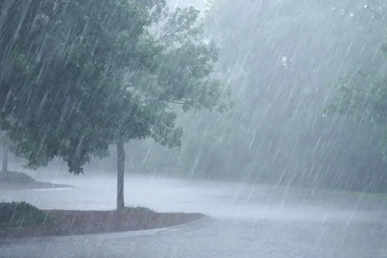Elevan a naranja la alerta por tormentas fuertes en Gualeguaychú y otros departamentos de Entre Ríos