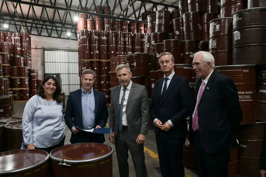 Empresa exportadora de miel recibió su certificado de adhesión al RINI