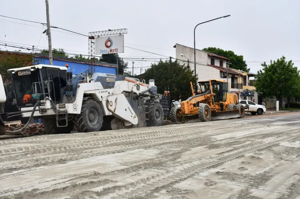 En Concordia inició las obras de repavimentación y bacheo en calle Tavella