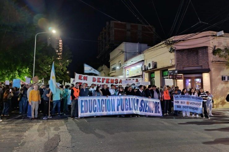 En Concordia también se realizó una multitudinaria marcha universitaria