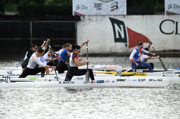 En el río, los palistas de élite ya compiten por el Campeonato Mundial de Canotaje