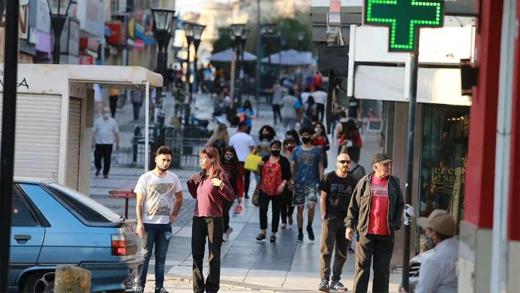 En Paraná, el 76% de los hogares no puede ahorrar o tiene dificultades para cubrir sus gastos