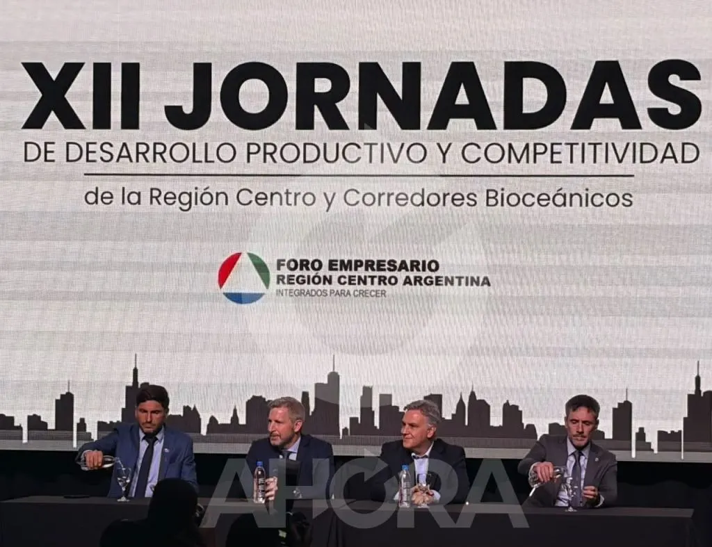 En vivo: Frigerio, Pullaro y Llaryora abren la Jornada de la Región Centro en Paraná