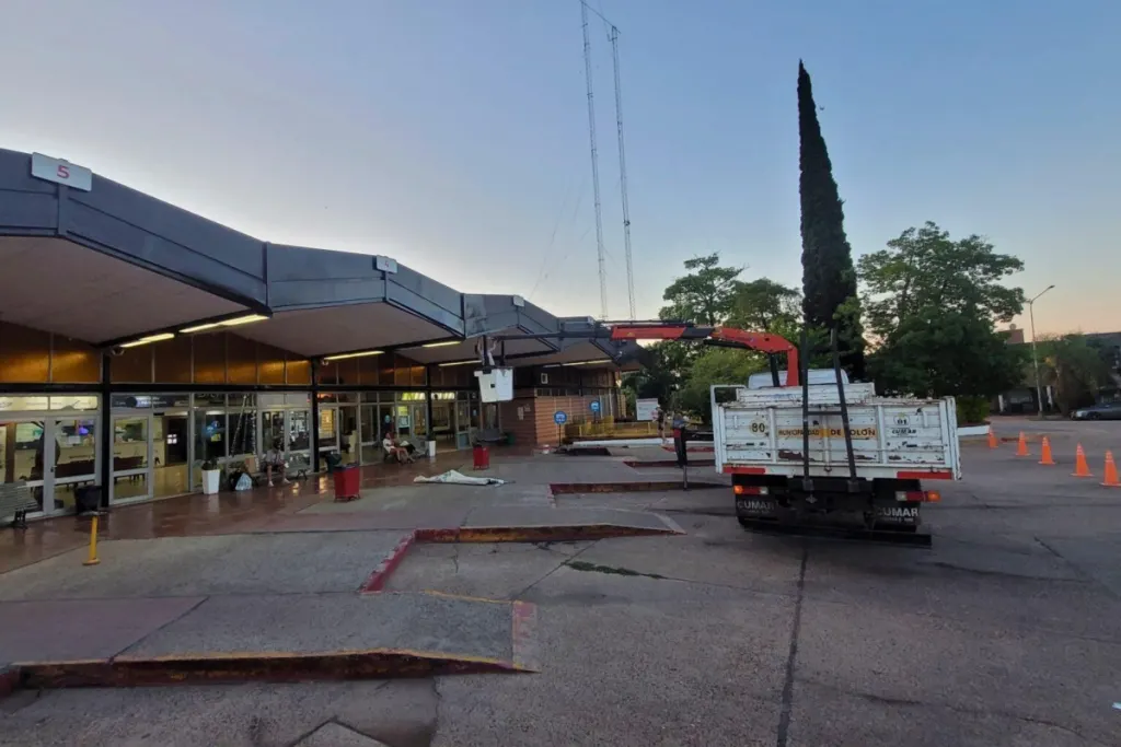 Encontraron en otra ciudad al hombre que buscaban y dijo que no tenía cómo volver a su casa