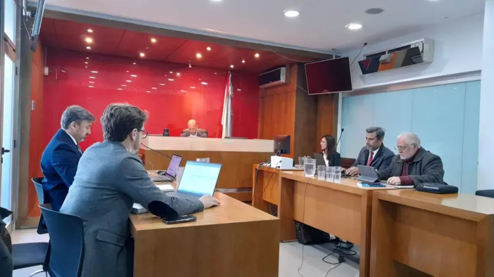 Enriquecimiento ilícito: Fiscalía expuso las millonarias inversiones, gastos y viajes que se le atribuyen a Urribarri y un empresario paraguayo