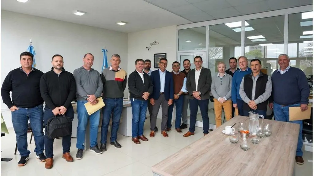 Entre Ríos: Enersa y la Secretaría de Energía firmaron acuerdos con cooperativas eléctricas