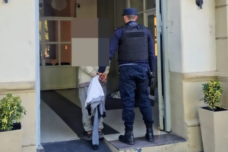Entró a una vivienda, fue identificado por las cámaras de seguridad y terminó detenido