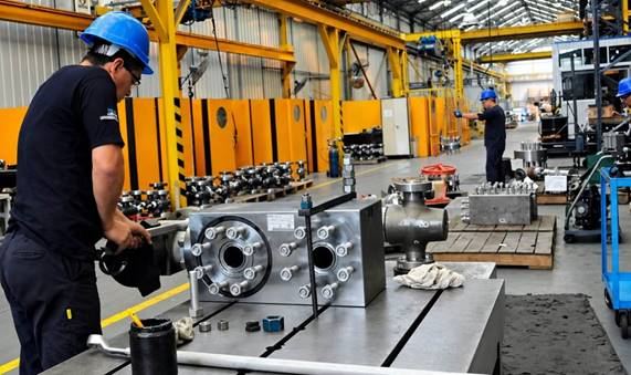 Es el modelo: La producción de las pymes industriales cayó 11,9% en un año y el empleo sectorial retrocedió 5,6%