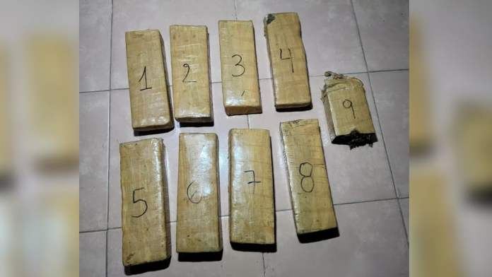 Escapó de un control policial y abandonó más de 5 kilos de marihuana