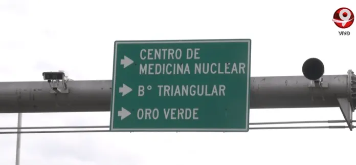 Este jueves comienzan a cobrar las fotomultas en el acceso por Ruta 11: controlarán uso de celular y cinturón