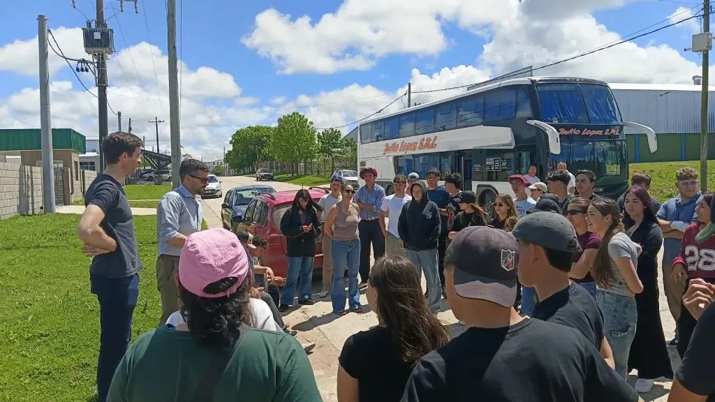 Estudiantes de Buenos Aires visitaron el Parque Industrial de Concepción