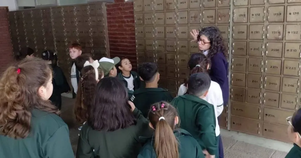 Estudiantes de Gualeguaychú recrean la historia de la ciudad a través del arte postal