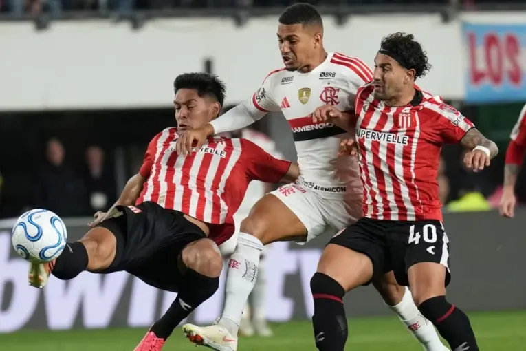 Estudiantes de La Plata se enfrenta a Flamengo por el pase a la final de la Libertadores