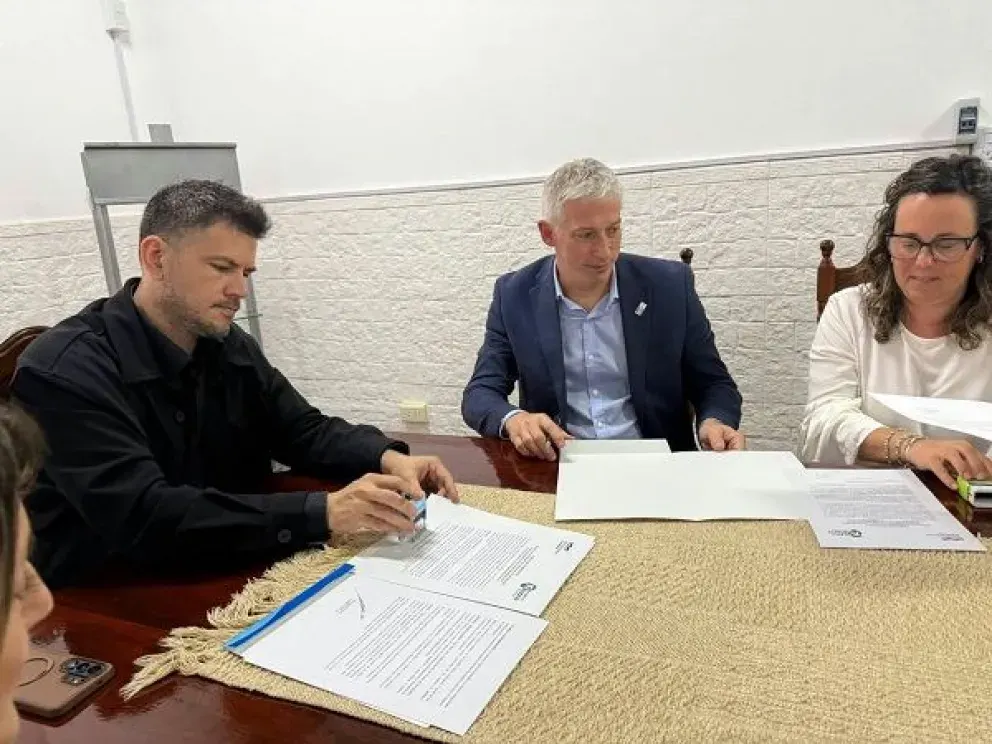 Feliciano y la UNER firman un convenio para impulsar la educación y el empleo local
