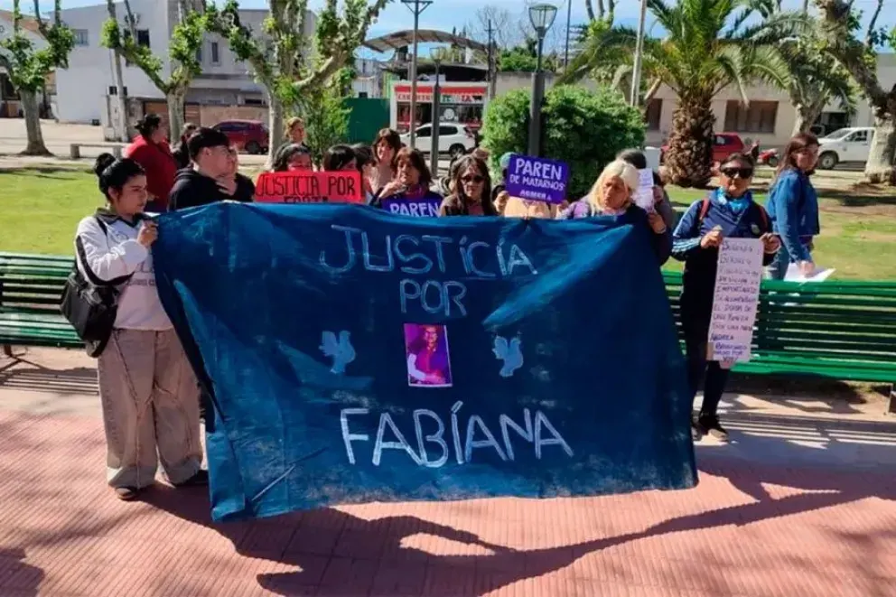 Femicidio en Victoria: marcharon en silencio para pedir justicia por Fabiana Bruselario