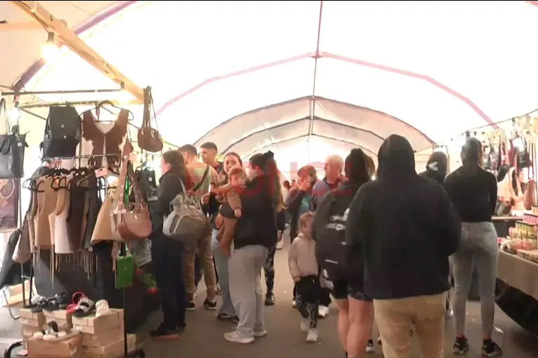 Feria de emprendedores en Paraná: artesanías, regalos para el Día de la Madre y productos regionales