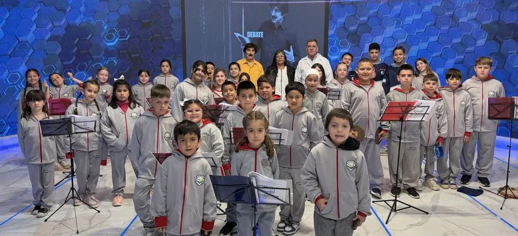 “Fernando Huck Reportajes”: Presentación de los niños del “ensamble musical” de la Escuela Nº 12  de Puíggari