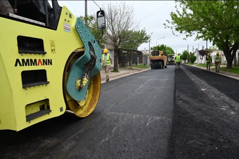 Finalizó el asfaltado de calle Avellaneda entre Gervasio Méndez y Martínez Paiva