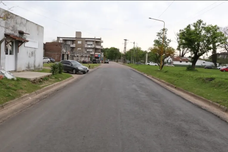 Finalizó el asfaltado en calle Güemes, desde España hasta Perón