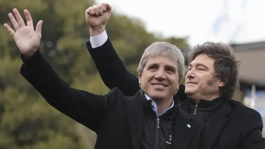 Financial Times: el plan de Milei ordena la macro, pero el estancamiento enfría el clima social antes de 2027