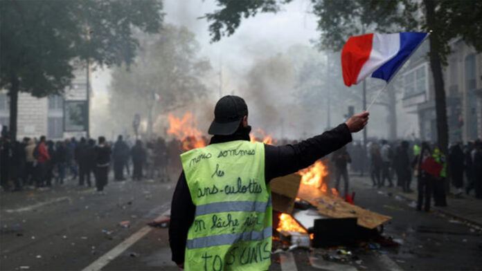 Francia impondrá toques de queda parciales tras dos jornadas de disturbios