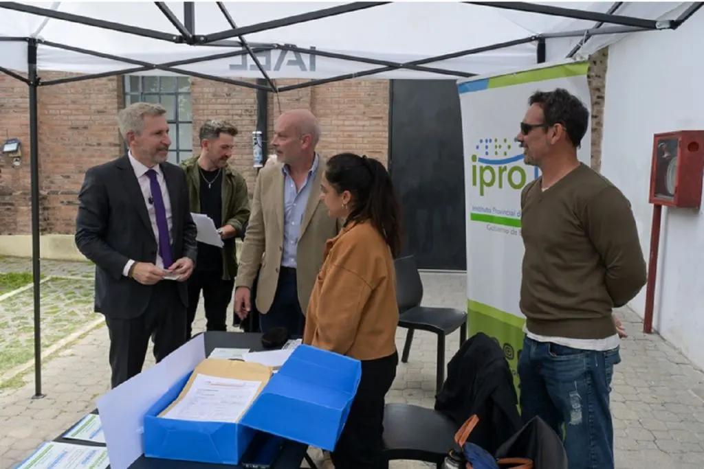 Frigerio compartió con jóvenes un encuentro para promover el cuidado de la salud mental